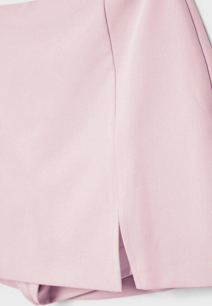 Skort s bočním rozparkem