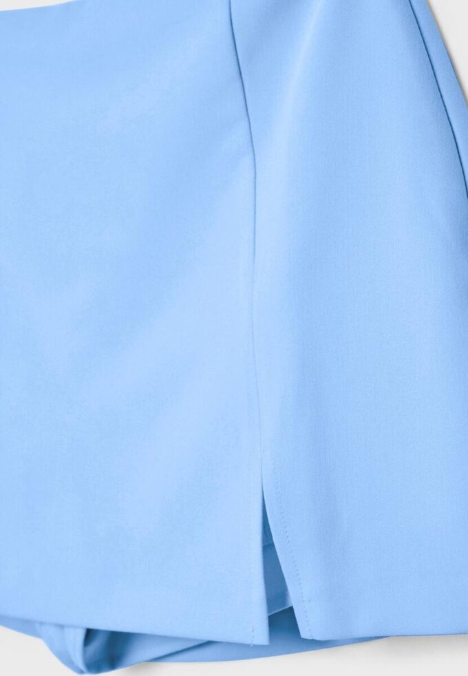 Skort s bočním rozparkem Skort s bočním rozparkem