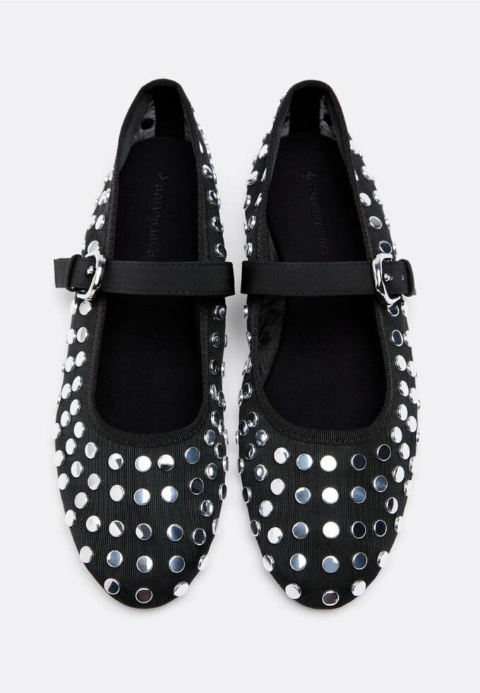 Síťované baleríny s cvočky