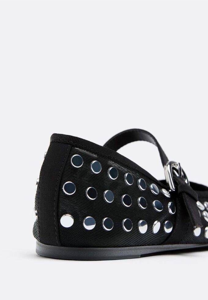 Síťované baleríny s cvočky