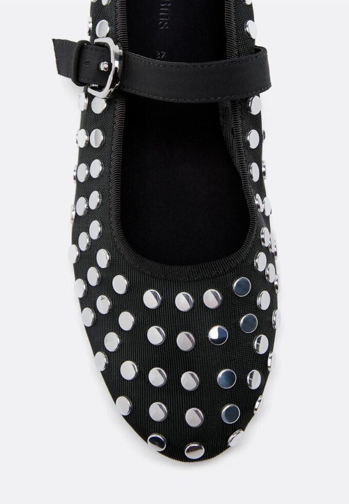 Síťované baleríny s cvočky