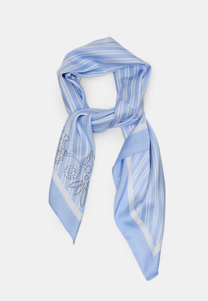 Šátek s diagonálními pruhy a ozdobami