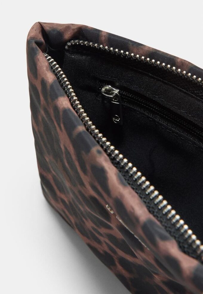 Toaletní taška s leopardím potiskem a zipem