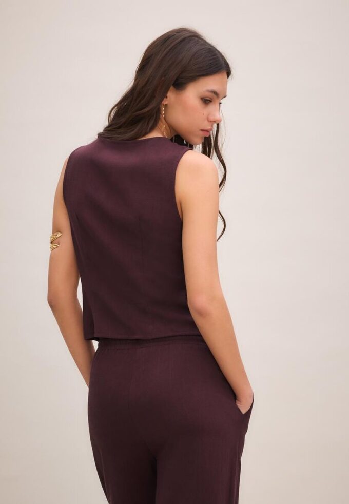 Top bez rukávů s knoflíky