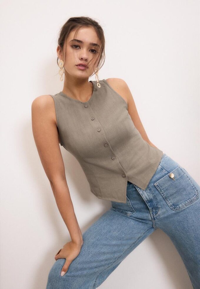 Top bez rukávů s knoflíky