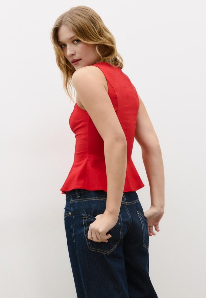 Top bez rukávů s volánovým lemem