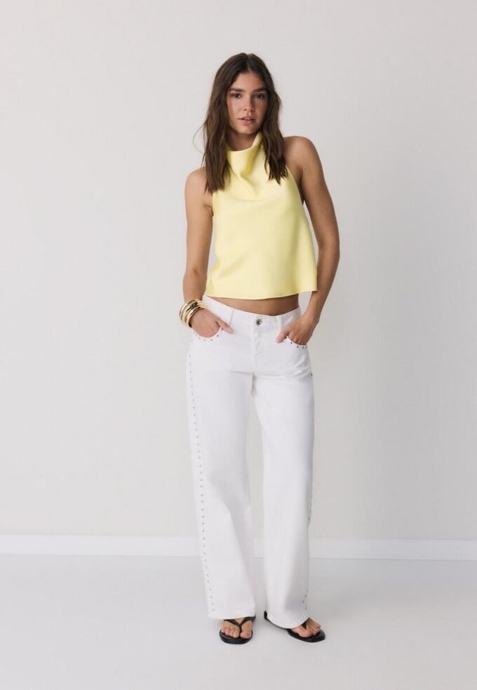 Top s halterovým výstřihem se saténovým efektem