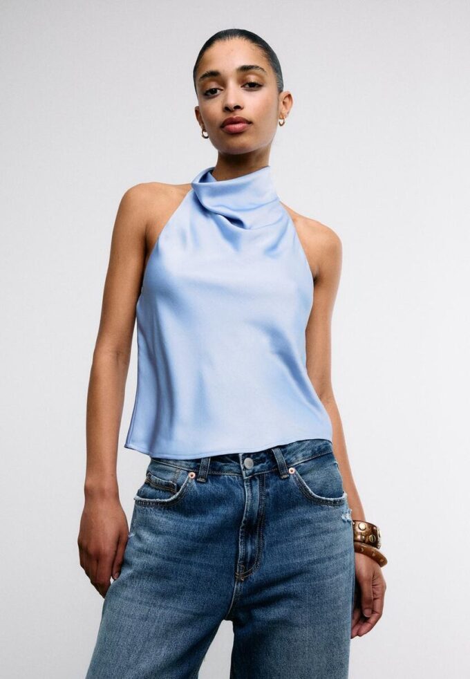 Top s halterovým výstřihem se saténovým efektem