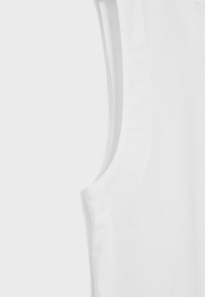 Top s racerbackem v lněném vzhledu