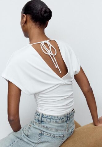 Top s výstřihem do V a šerpou