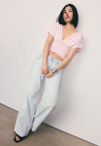 Top s výstřihem do V a šerpou