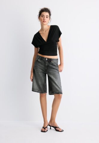 Top s výstřihem do V a šerpou