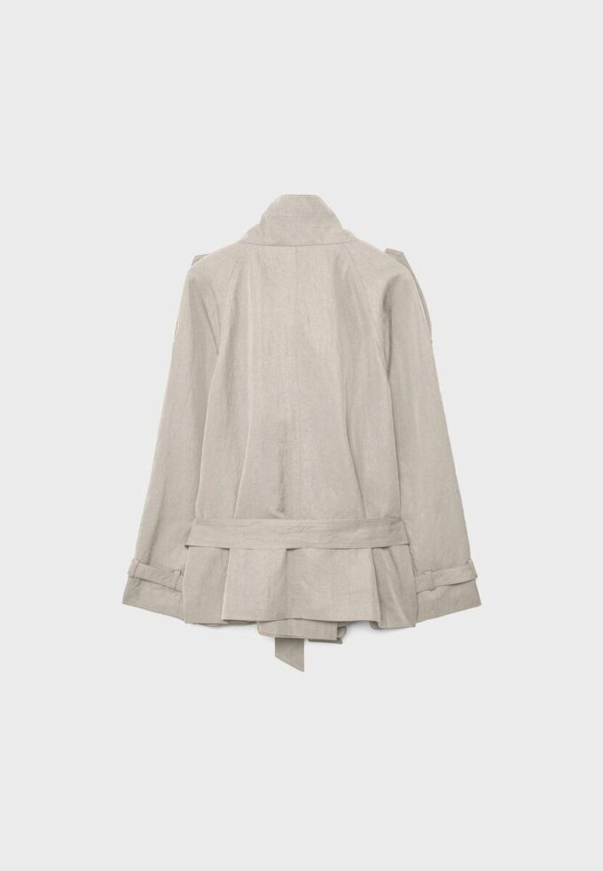 Trenchcoat s vysokým límcem Trenchcoat s vysokým límcem