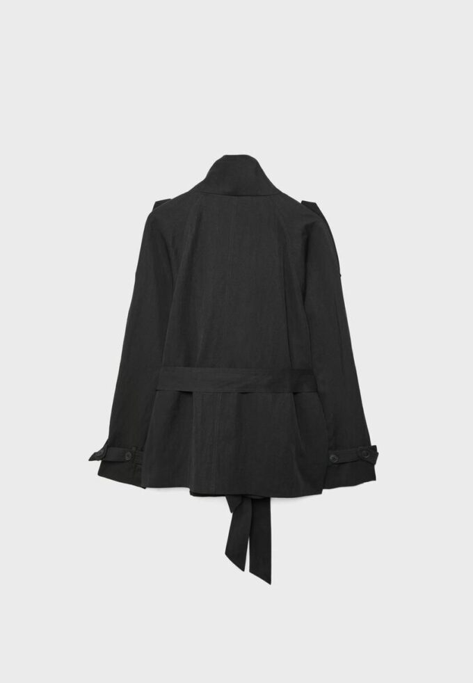 Trenchcoat s vysokým límcem