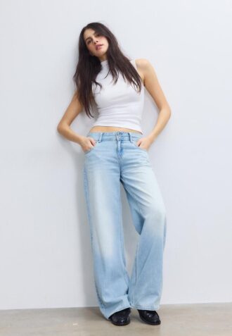 Tričko bez rukávů s trychtýřovým výstřihem Tričko bez rukávů s trychtýřovým výstřihem