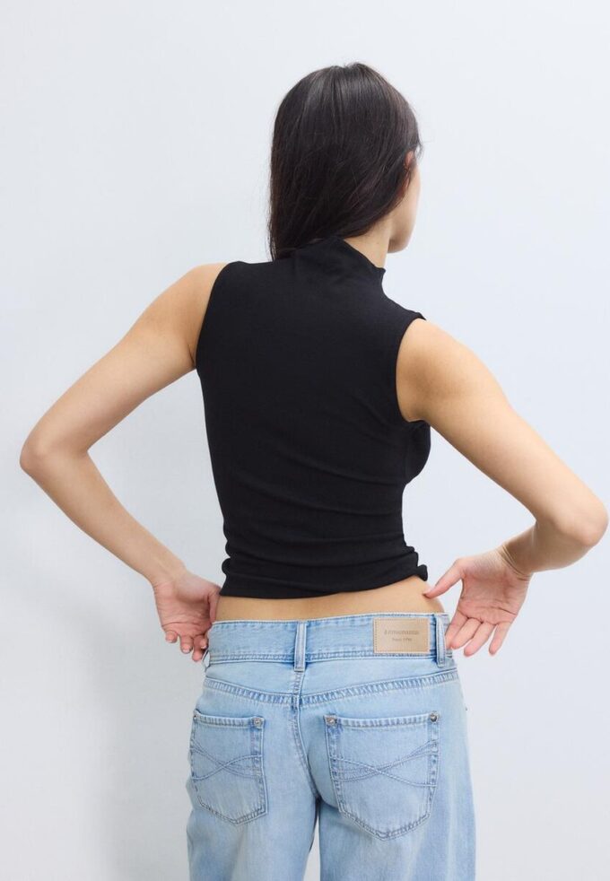 Tričko bez rukávů s trychtýřovým výstřihem