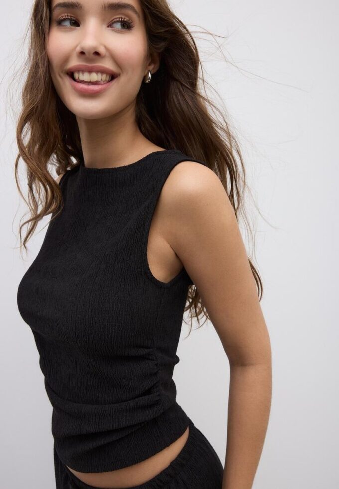 Tričko s řasením a texturou