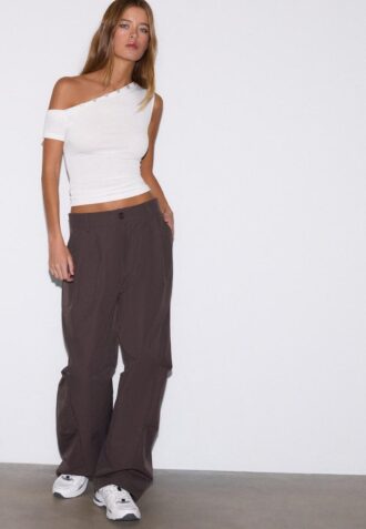 Tričko s asymetrickým zapínáním na knoflíky