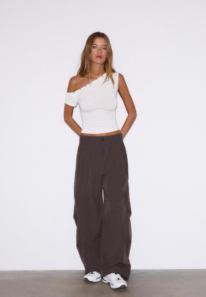 Tričko s asymetrickým zapínáním na knoflíky