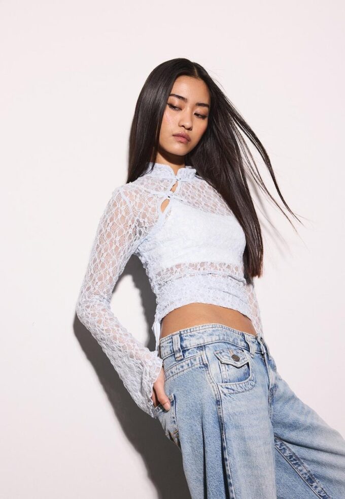 Tričko s dlouhým rukávem a krajkou