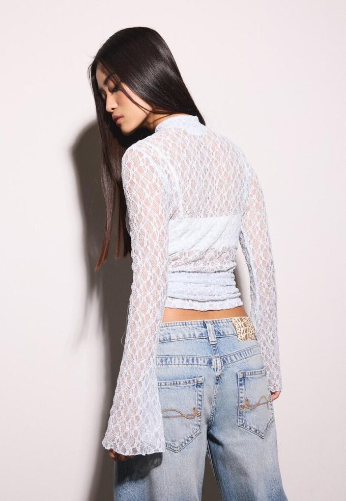 Tričko s dlouhým rukávem a krajkou