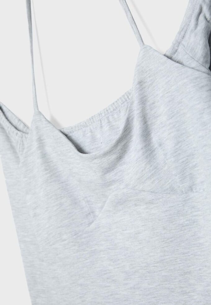 Tričko s dlouhým rukávem a výstřihem za krkem