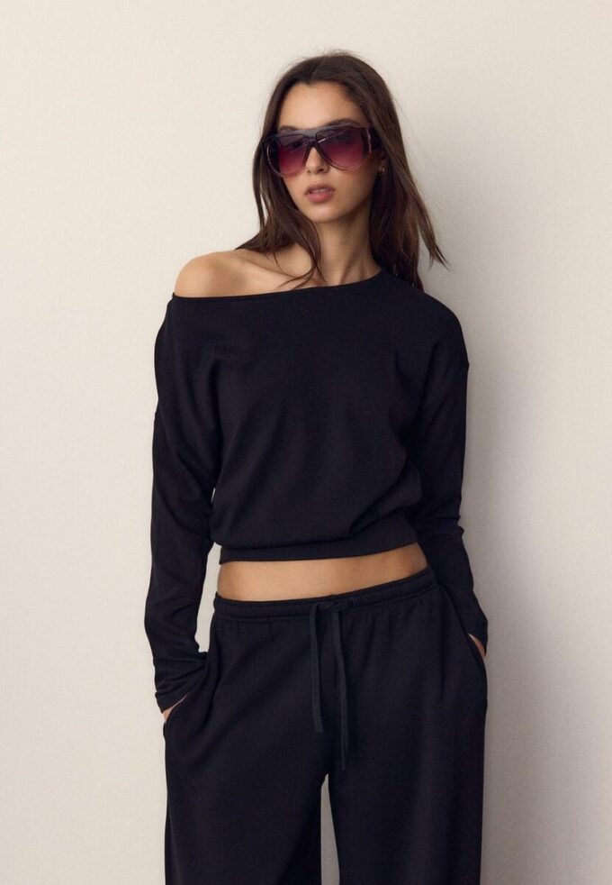 Tričko s dlouhým rukávem, výstřihem do V a lemem ve stylu kummerbundu