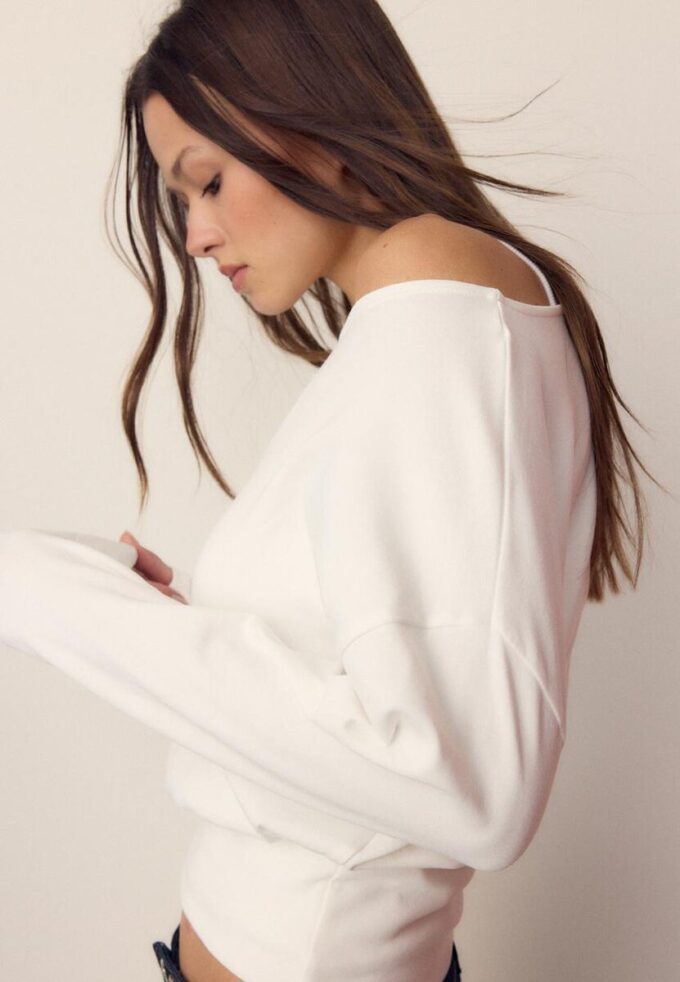 Tričko s dlouhým rukávem, výstřihem do V a lemem ve stylu kummerbundu