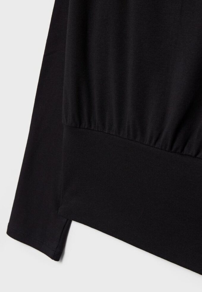 Tričko s dlouhým rukávem, výstřihem do V a lemem ve stylu kummerbundu