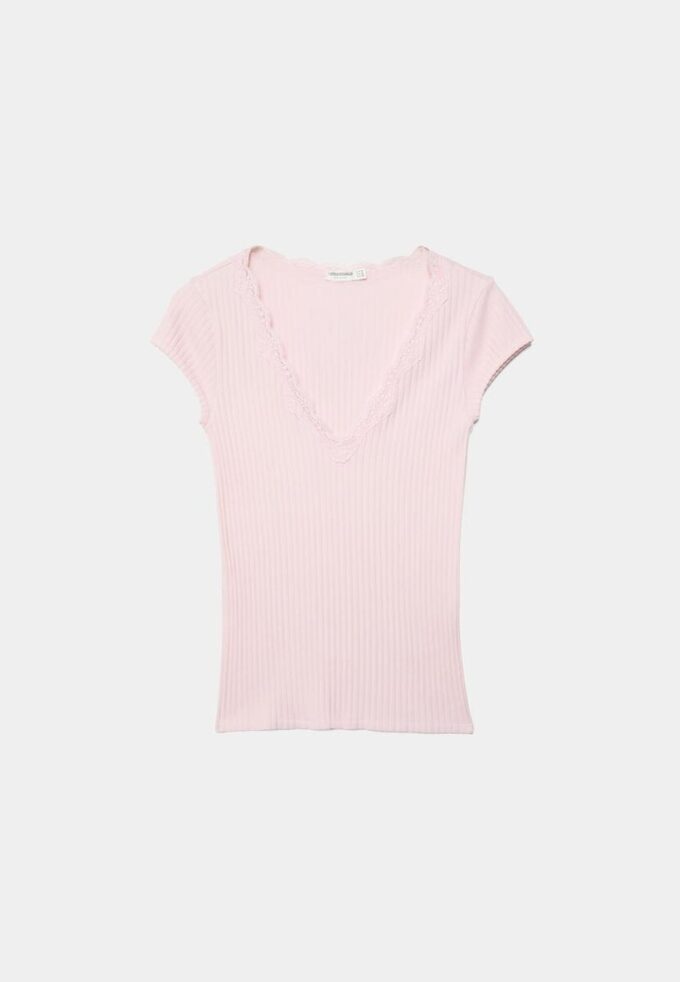 Tričko s kraťasy a výstřihem do V