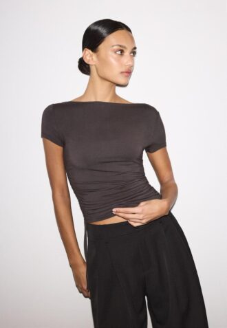 Tričko s krátkým rukávem a bočním řasením