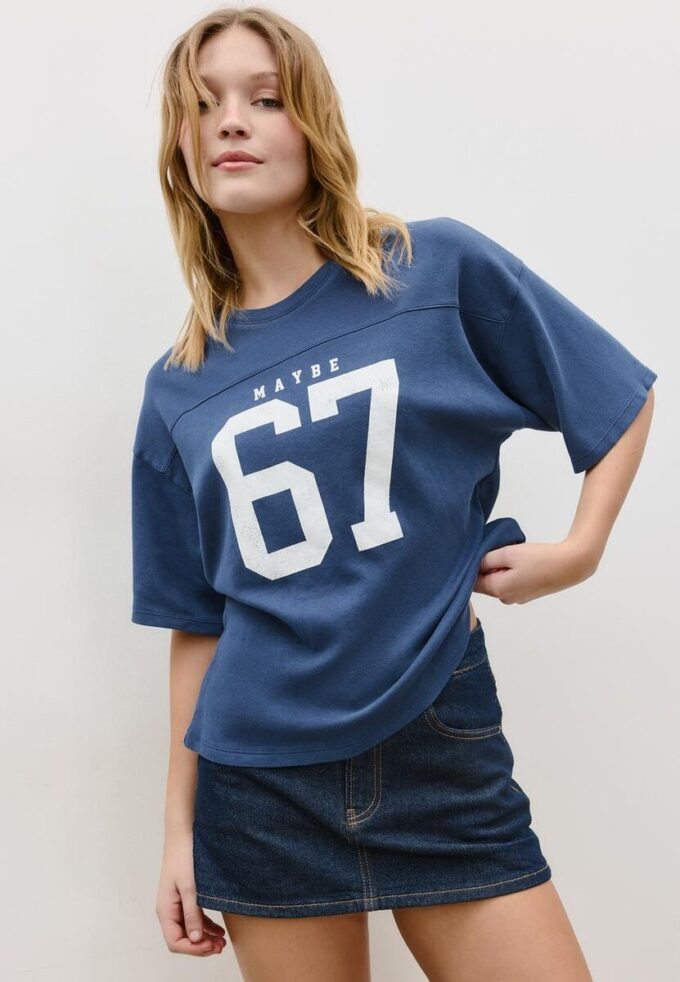 Tričko s krátkým rukávem a grafickým detailem