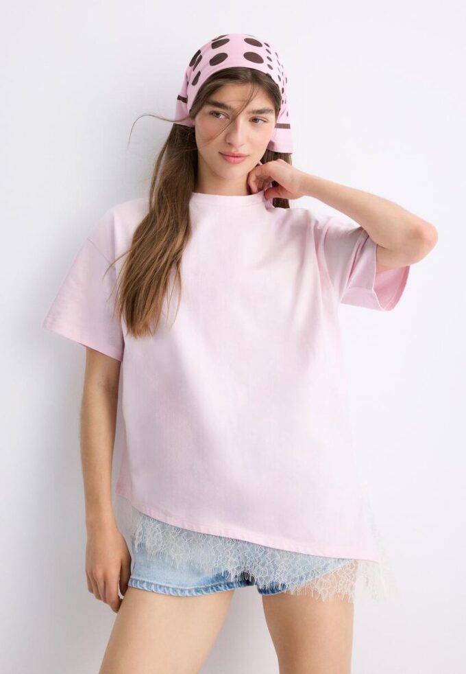 Tričko s krátkým rukávem a krajkovým lemem Tričko s krátkým rukávem a krajkovým lemem