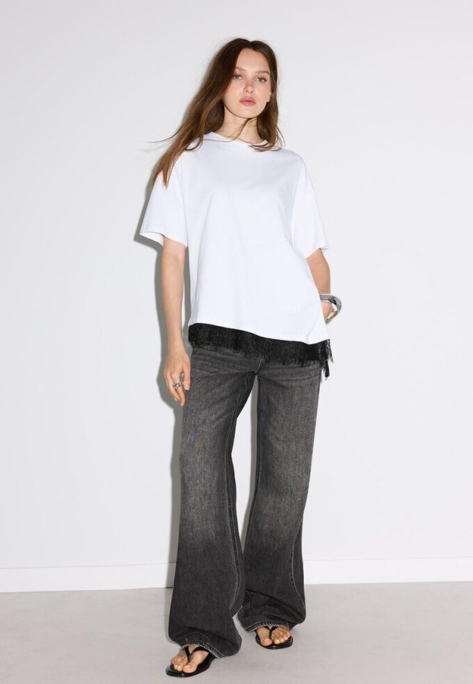 Tričko s krátkým rukávem a krajkovým lemem