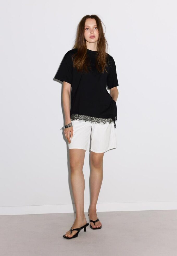 Tričko s krátkým rukávem a krajkovým lemem