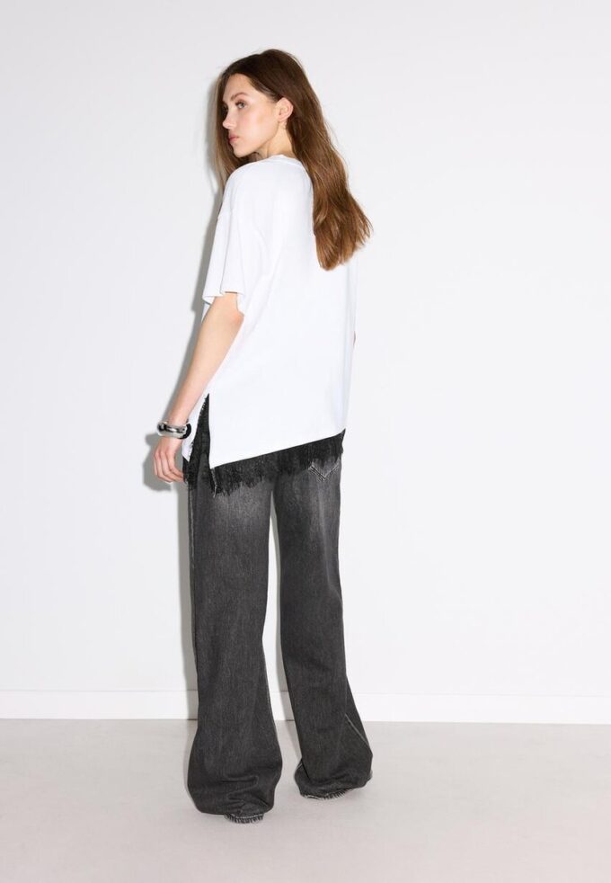 Tričko s krátkým rukávem a krajkovým lemem