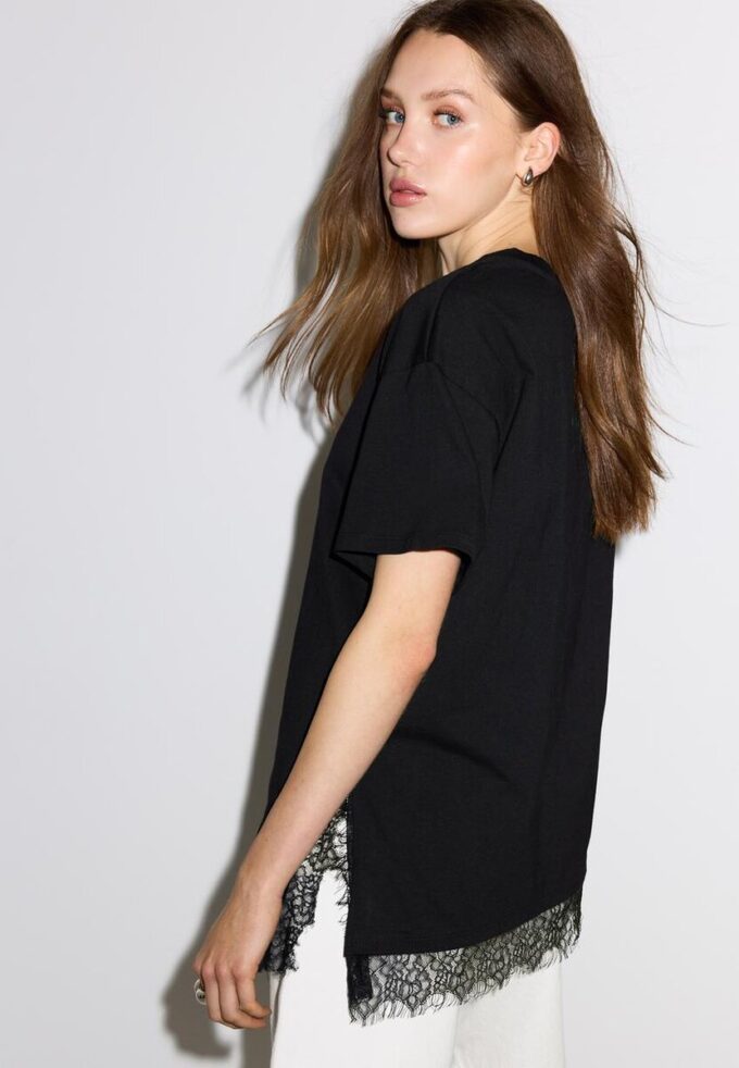 Tričko s krátkým rukávem a krajkovým lemem