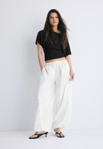 Tričko s krátkým rukávem a lodním výstřihem