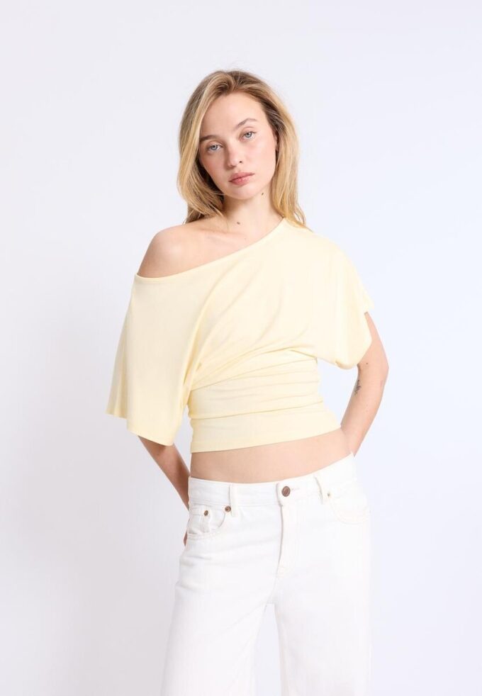 Tričko s krátkým rukávem a lodním výstřihem