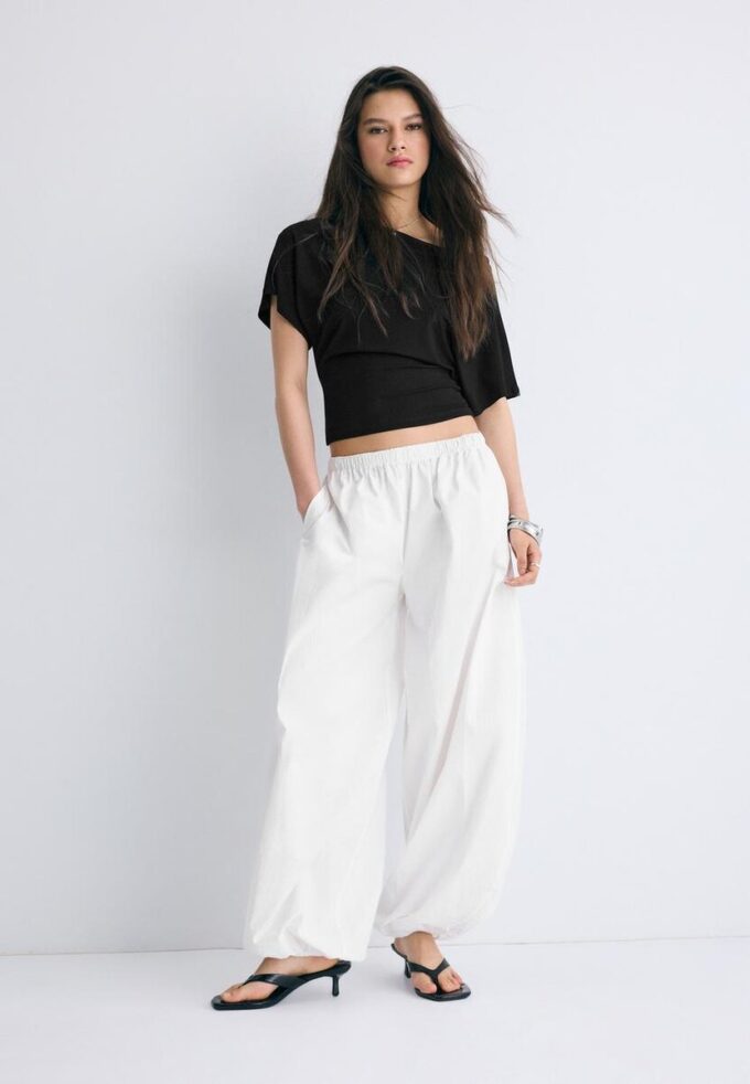 Tričko s krátkým rukávem a lodním výstřihem