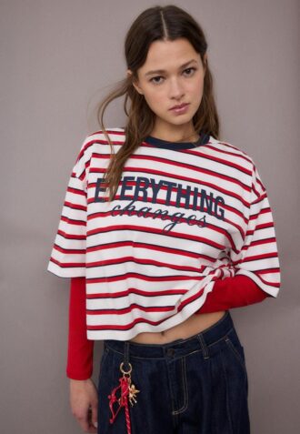 Tričko s krátkým rukávem a potisky pruhů ve tvaru kraťasů