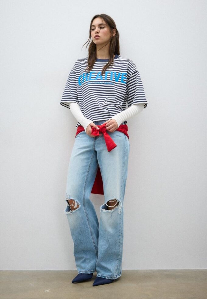 Tričko s krátkým rukávem a potisky pruhů ve tvaru kraťasů