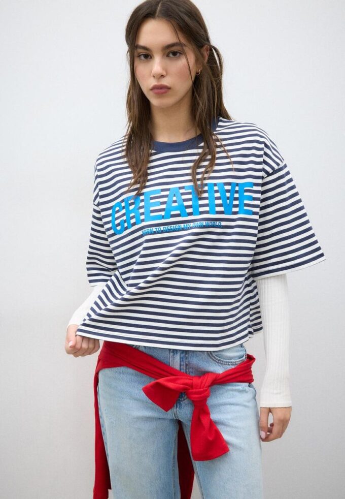 Tričko s krátkým rukávem a potisky pruhů ve tvaru kraťasů