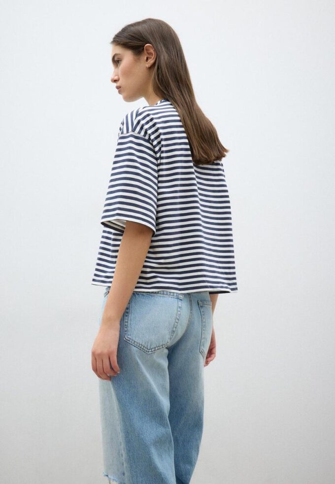Tričko s krátkým rukávem a potisky pruhů ve tvaru kraťasů