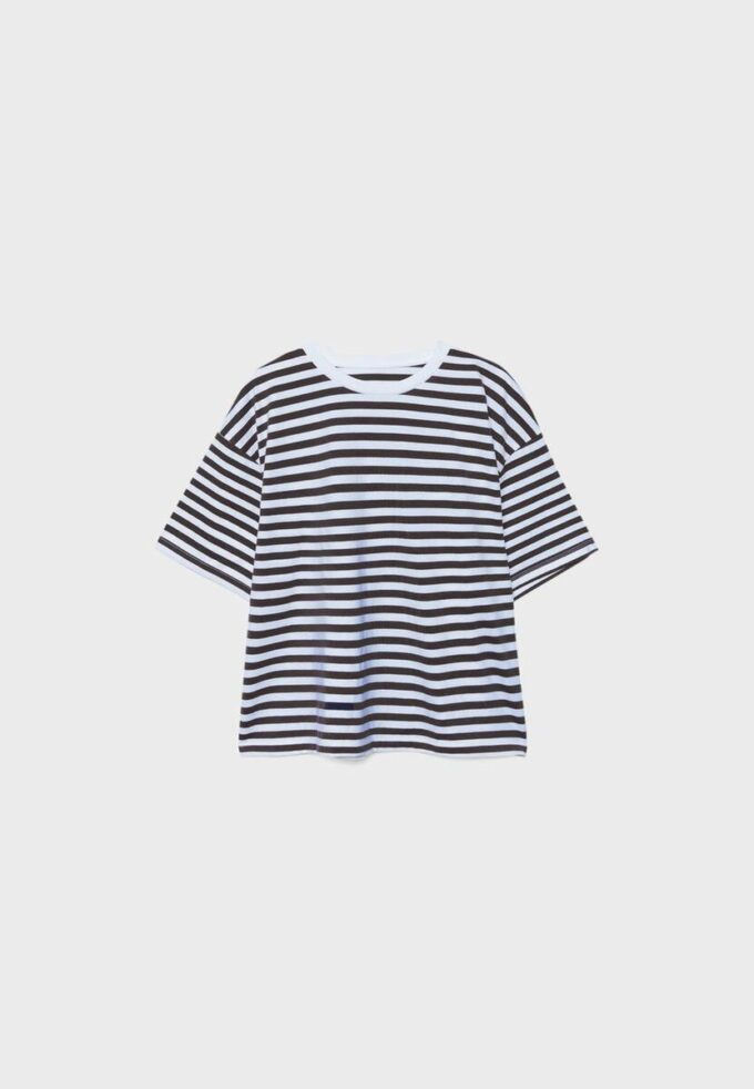 Tričko s krátkým rukávem a volným střihem