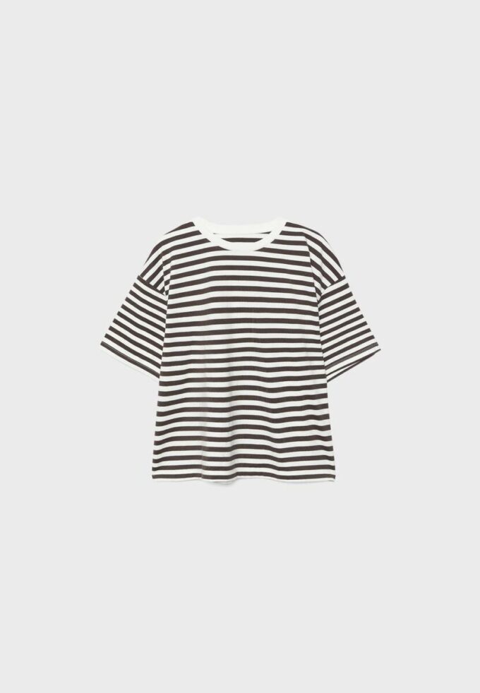 Tričko s krátkým rukávem a volným střihem