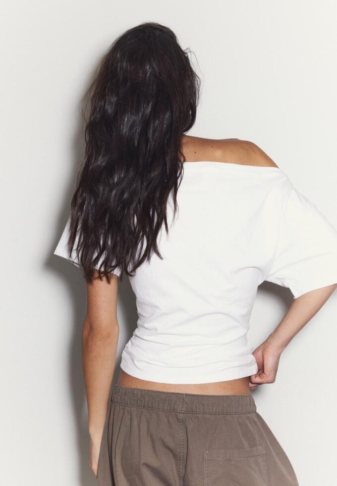 Tričko s krátkým rukávem a výstřihem do V se záhyby