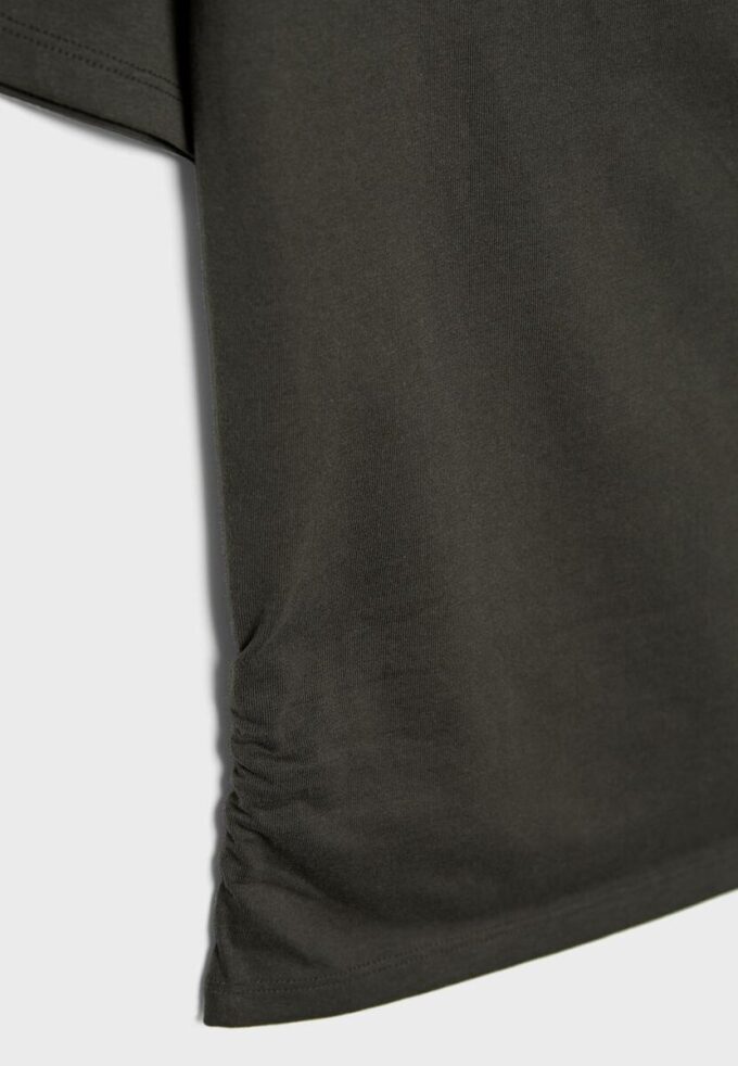 Tričko s krátkým rukávem a výstřihem do V se záhyby