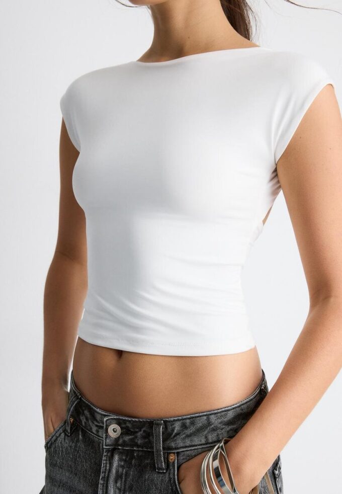 Tričko s otevřenými zády