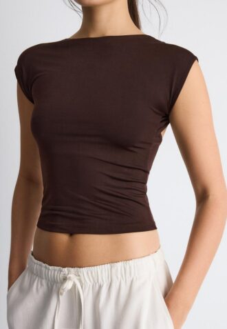 Tričko s otevřenými zády